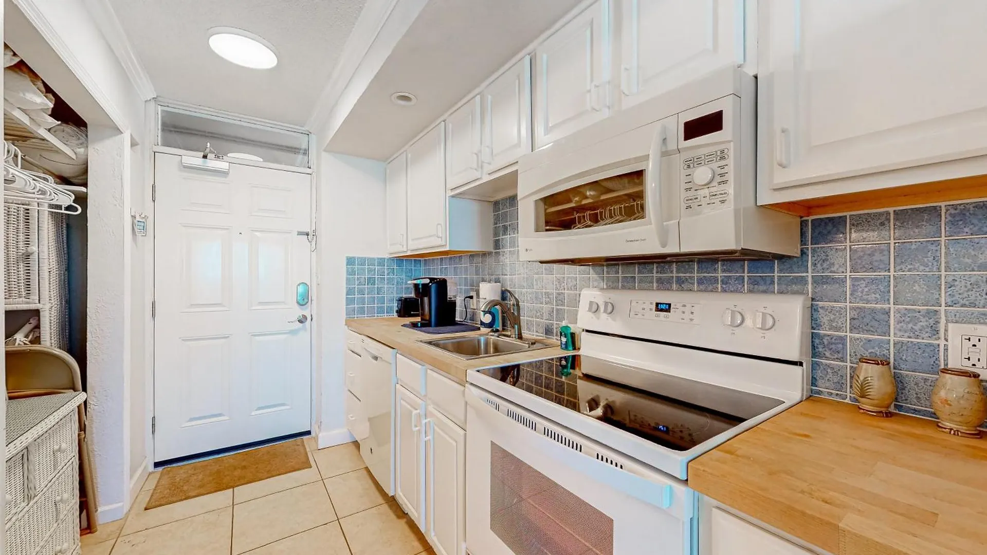 Sunshine & Oceanfront Serenity Daytona Beach Shores Apartment